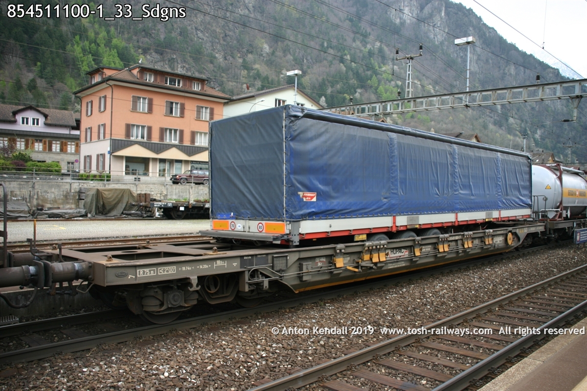 854511100-1_33_Sdgns.jpg